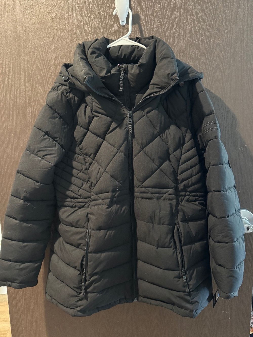 *BRAND NEW* Women’s Tommy Hilfiger black puffer jacket with tags